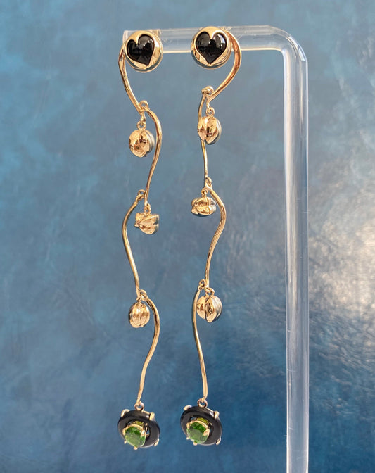 LOVE IN A PUFF VINE earrings