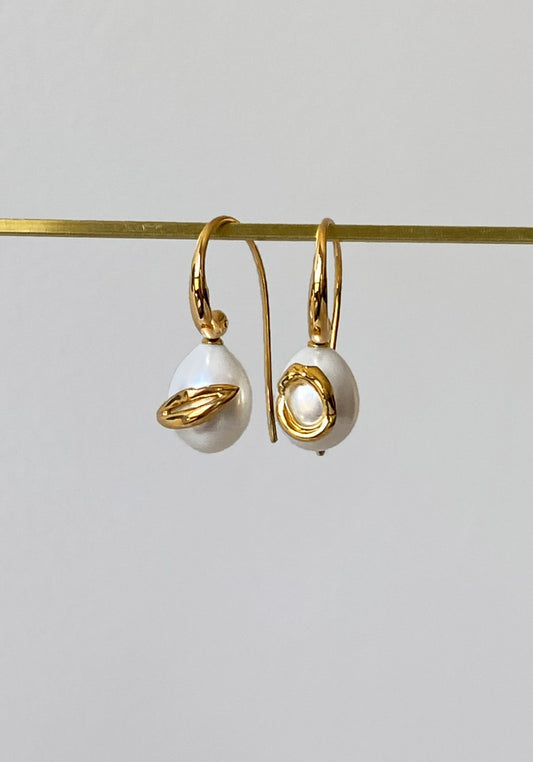 WINK & LIPS earrings Pair2