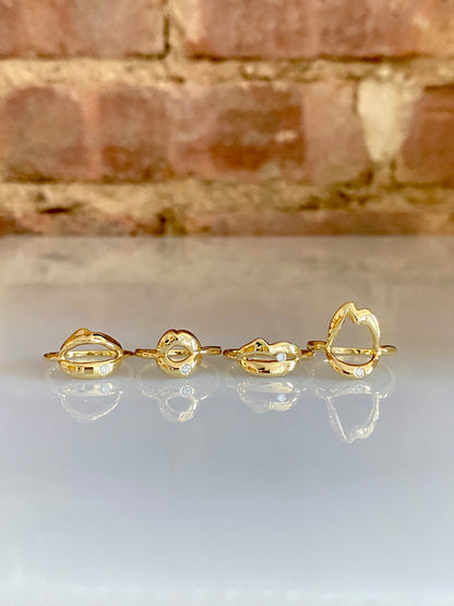 LIP SYNC pinky & midi ring "A, E, I" mouth