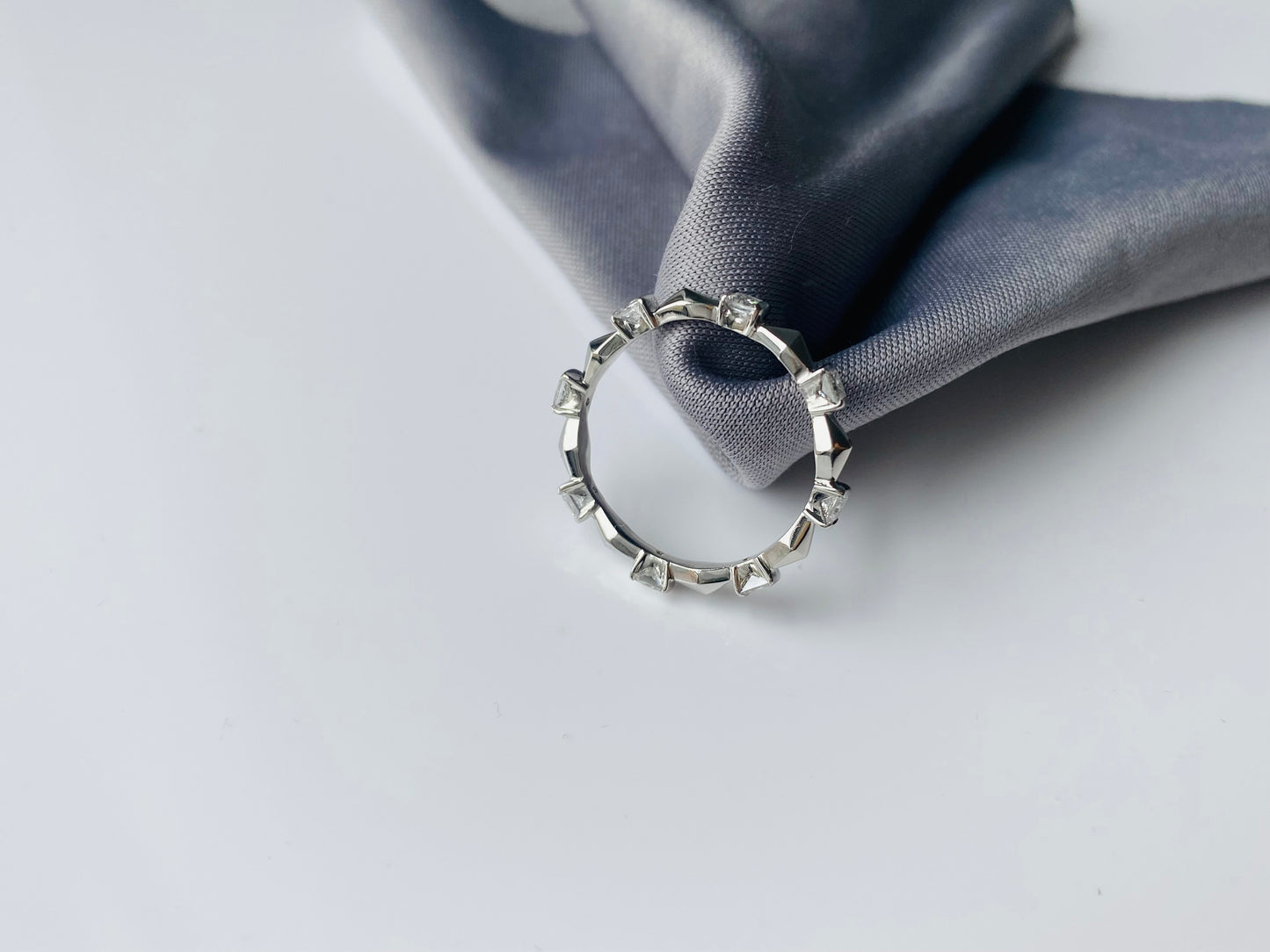 STARGAZING PLATINUM DIAMOND ring