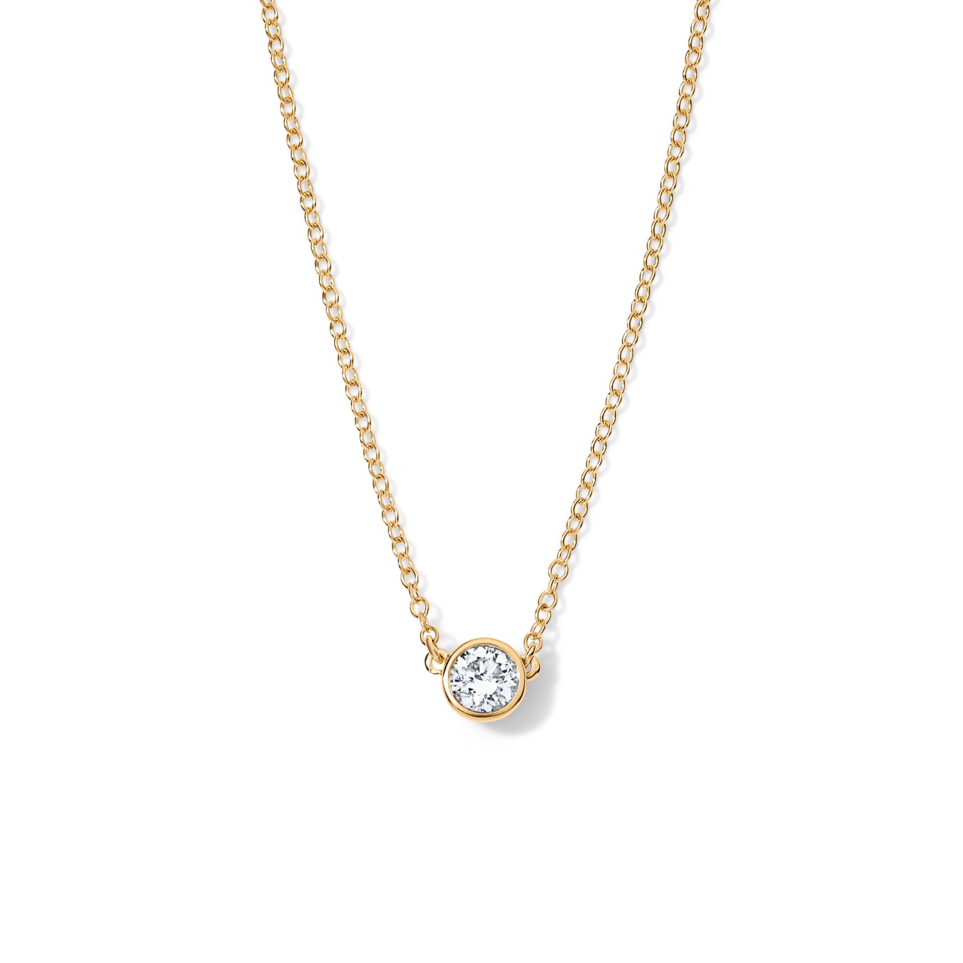 Front view of Solitaire Diamond necklace with 18 karat yellow gold metal and cable chain