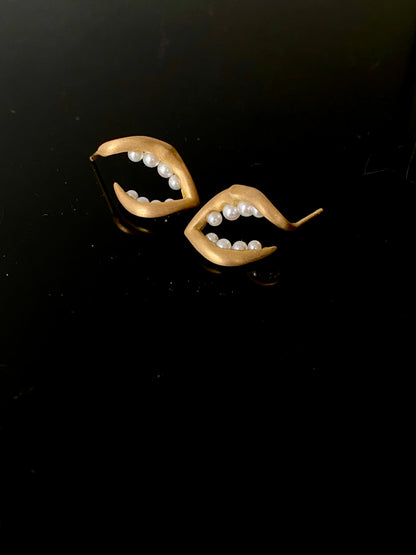 LOVE BITES earrings